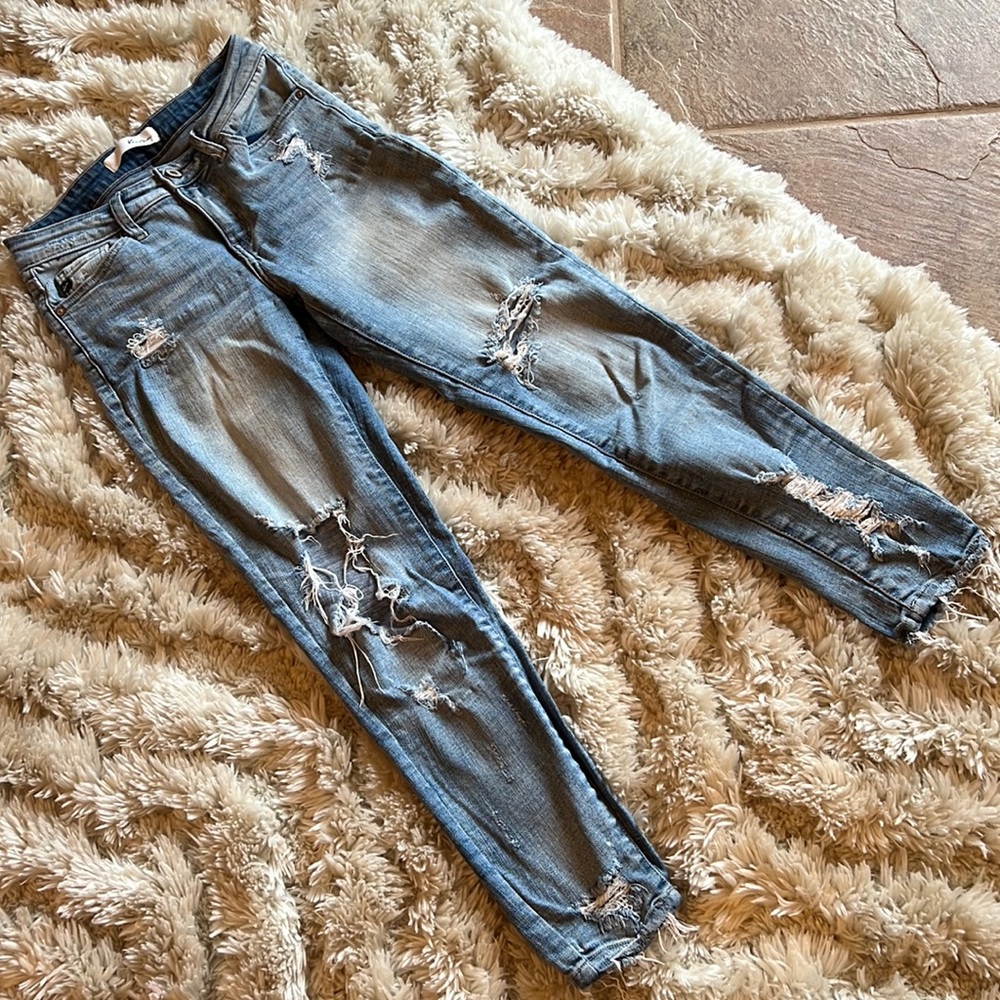 KanCan Jeans Distressed Size 26/5.